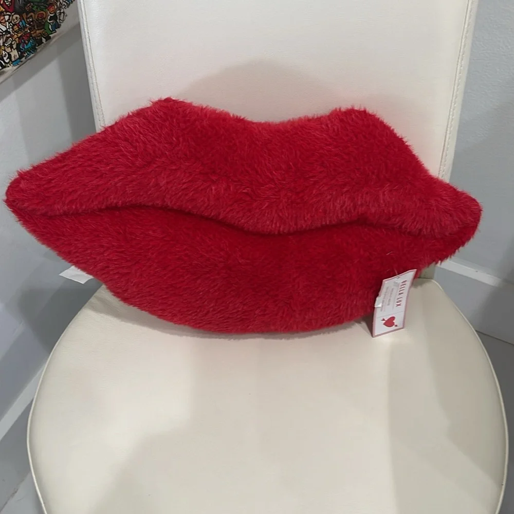 Bella Luxx ❤️ Plush Red Lip-Shaped Cushion Pillow Holiday Decor